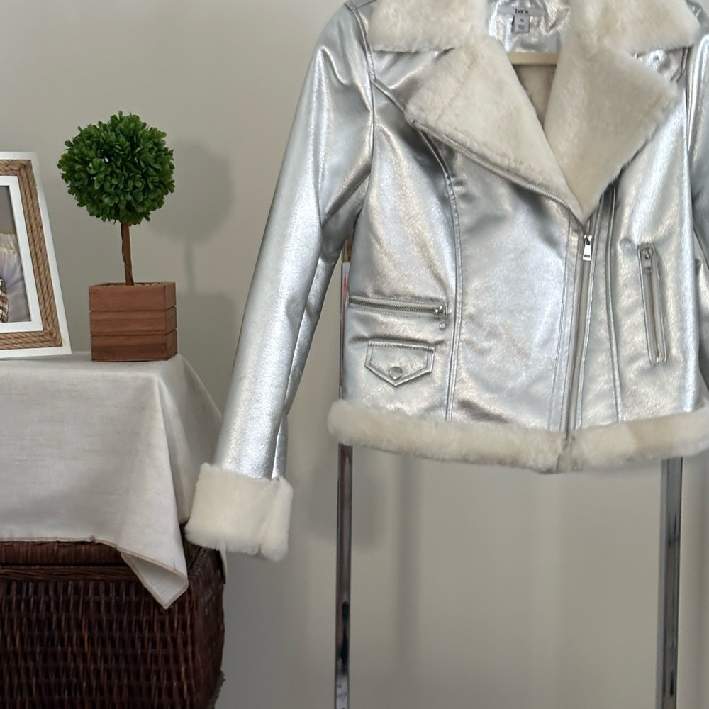 Bar III Metallic Silver Bomber Jacket with Plush Fur MACYS BRAND FAUX FUR LINED